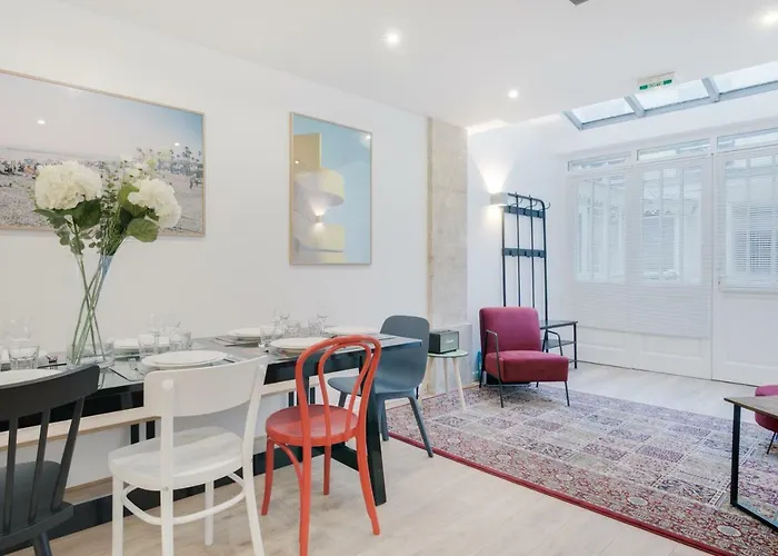 Loft Design For 8 People In Heart Of Paris