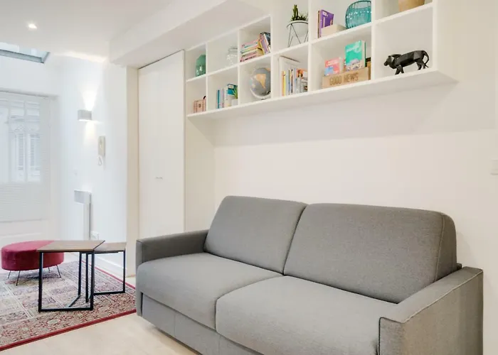 Loft Design For 8 People In Heart Of Paris