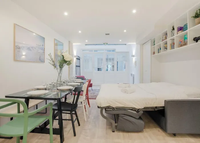 Loft Design For 8 People In Heart Of Paris